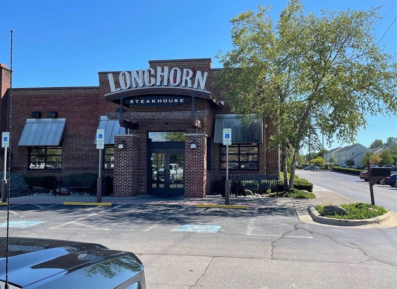 Restaurant client deep-cleaned by AQS